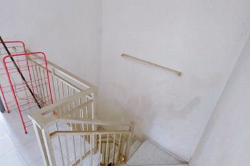 Taman Bunga Raya, Kuala Kangsar Double Storey Terrace House Corner Unit For Sale 