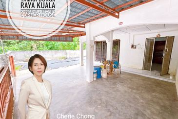 Taman Bunga Raya, Kuala Kangsar Double Storey Terrace House Corner Unit For Sale 