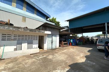 Ipoh Town Menglembu First Garden Silibin Jelapang Buntong Big Size Bungalow Factory 