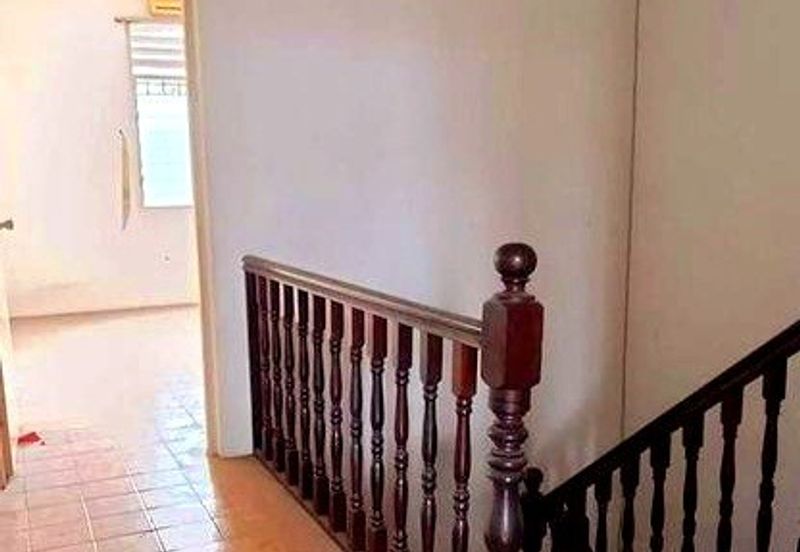 Bercham Timur Super Long Double Storey Terrace House 