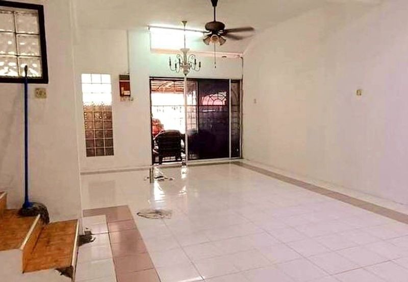 Bercham Timur Super Long Double Storey Terrace House 