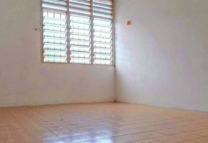 Bercham Timur Super Long Double Storey Terrace House 