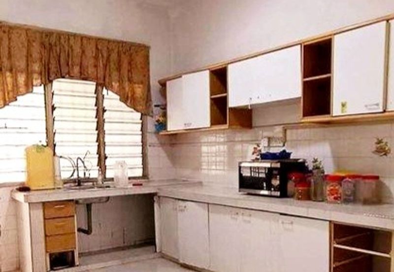 Bercham Timur Super Long Double Storey Terrace House 