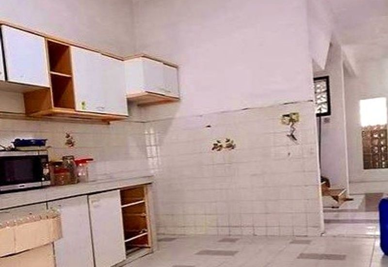 Bercham Timur Super Long Double Storey Terrace House 