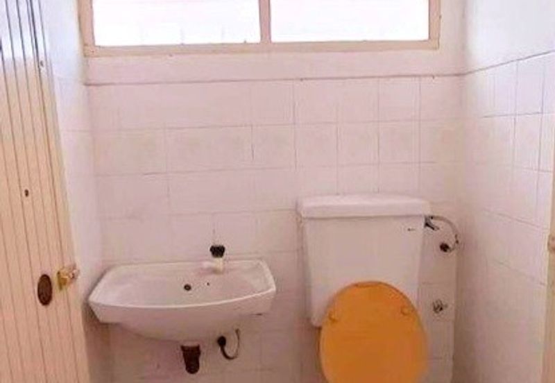 Bercham Timur Super Long Double Storey Terrace House 