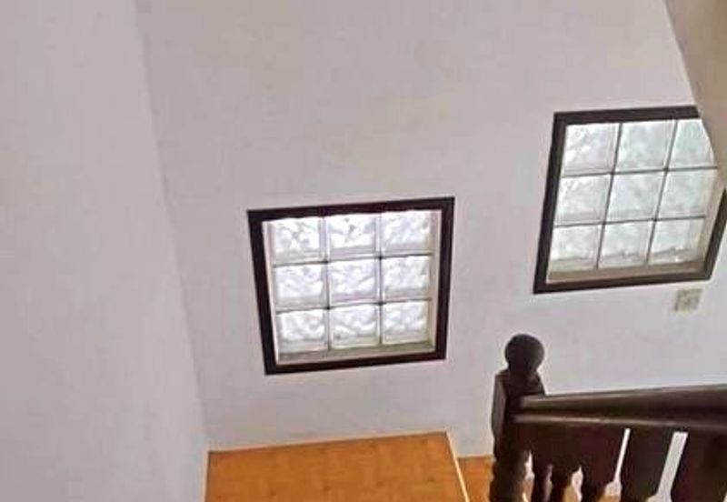 Bercham Timur Super Long Double Storey Terrace House 