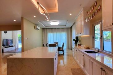Tambun Uplands Gated & Guarded Luxury Double Storey Semi-D Corner Unit 