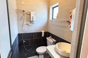 Ipoh Town Menglembu Meru Jelapang Fully Renovated 1.5 Storey Bungalow 