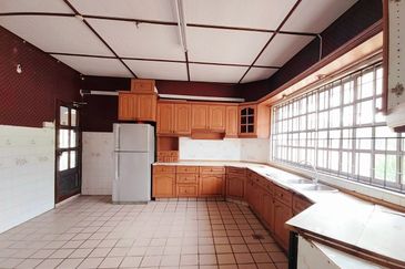 Greentown Double Storey Bungalow Corner Unit For Sale 