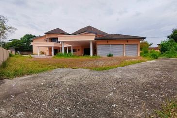 Greentown Double Storey Bungalow Corner Unit For Sale 