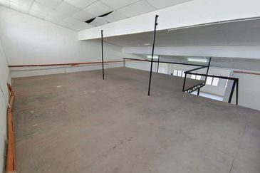 Pengkalan 1 1.5 Storey Terrace Factory For Rent 