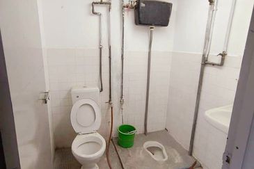 Pengkalan 1 1.5 Storey Terrace Factory For Rent 