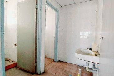 Bercham Semi-D/Warehouse For Rent 