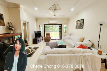 Fair Park Single Storey Bungalow With Huge Land For Sale