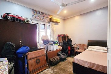 Fair Park Single Storey Bungalow With Huge Land For Sale