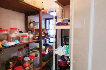 Fair Park Single Storey Bungalow With Huge Land For Sale