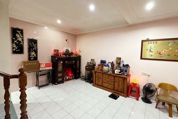 First Garden, Menglembu Double Storey Terrace House For Sale 