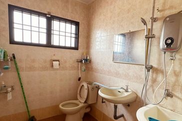 First Garden, Menglembu Double Storey Terrace House For Sale 