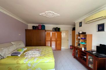 First Garden, Menglembu Double Storey Terrace House For Sale 