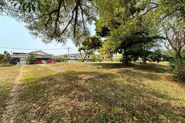 First Garden, Menglembu Double Storey Terrace House For Sale 