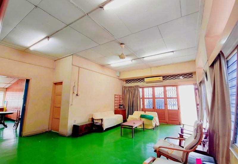 Canning Garden Single Storey Bungalow Corner Unit With Big Land For Sale 