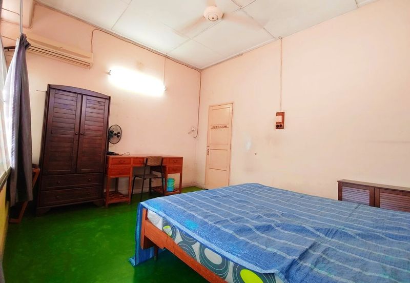 Canning Garden Single Storey Bungalow Corner Unit With Big Land For Sale 