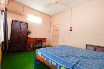 Canning Garden Single Storey Bungalow Corner Unit With Big Land For Sale 