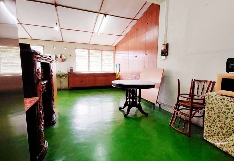 Canning Garden Single Storey Bungalow Corner Unit With Big Land For Sale 