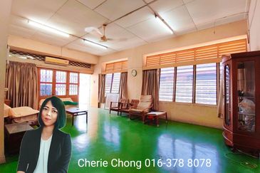 Canning Garden Single Storey Bungalow Corner Unit With Big Land For Sale 