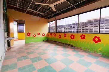 Canning Garden Single Storey Bungalow With Huge Land For Sale 