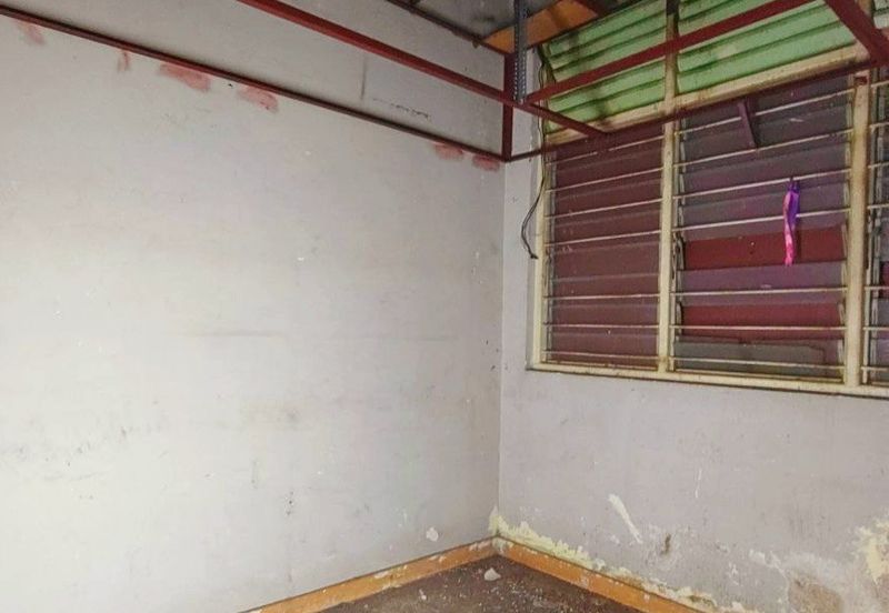 Canning Garden Single Storey Bungalow With Huge Land For Sale 