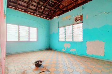 Canning Garden Single Storey Bungalow With Huge Land For Sale 