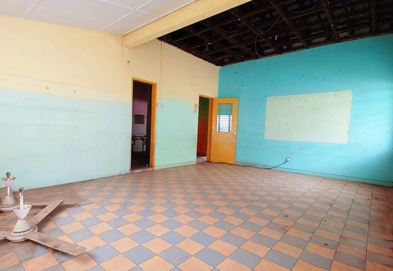 Canning Garden Single Storey Bungalow With Huge Land For Sale 