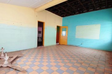 Canning Garden Single Storey Bungalow With Huge Land For Sale 