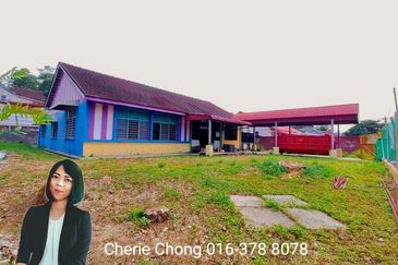 Canning Garden Single Storey Bungalow With Huge Land For Sale 