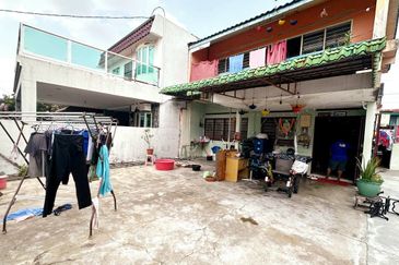 First Garden Double Storey Terrace House Corner Unit For Sale 