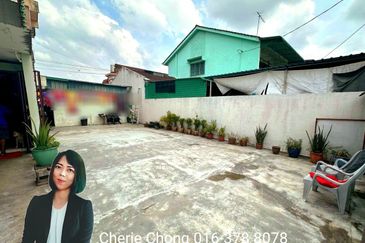 First Garden Double Storey Terrace House Corner Unit For Sale 