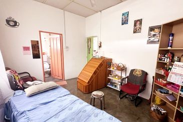 First Garden Double Storey Terrace House Corner Unit For Sale 