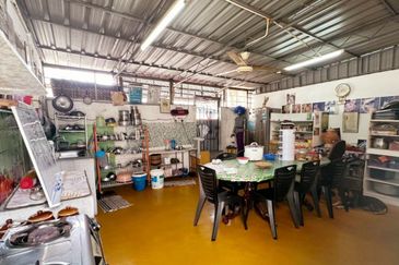 First Garden Double Storey Terrace House Corner Unit For Sale 