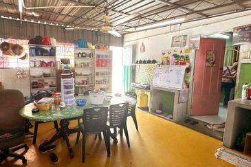 First Garden Double Storey Terrace House Corner Unit For Sale 