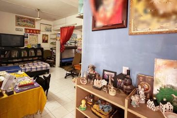 First Garden Double Storey Terrace House Corner Unit For Sale 