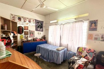 First Garden Double Storey Terrace House Corner Unit For Sale 