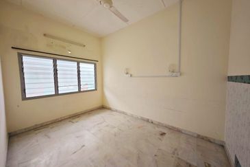 Ipoh Town Nearby Kinta Riverfront Single Storey Semi-D With Extra Land For Sale 