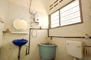 Ipoh Town Nearby Kinta Riverfront Single Storey Semi-D With Extra Land For Sale 