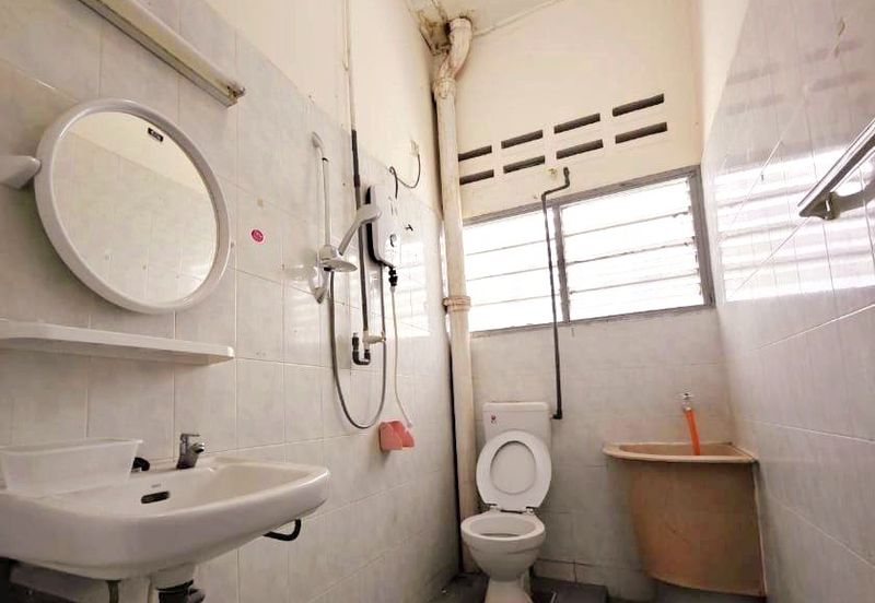 Ipoh Town Nearby Kinta Riverfront Single Storey Semi-D With Extra Land For Sale 