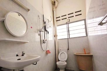 Ipoh Town Nearby Kinta Riverfront Single Storey Semi-D With Extra Land For Sale 