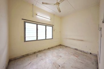 Ipoh Town Nearby Kinta Riverfront Single Storey Semi-D With Extra Land For Sale 