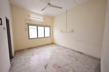 Ipoh Town Nearby Kinta Riverfront Single Storey Semi-D With Extra Land For Sale 