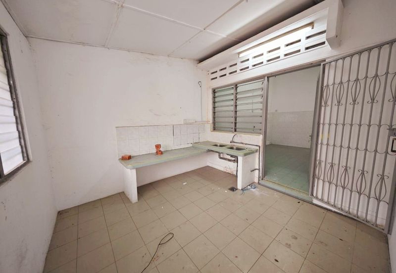 Ipoh Town Nearby Kinta Riverfront Single Storey Semi-D With Extra Land For Sale 