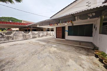 Ipoh Town Nearby Kinta Riverfront Single Storey Semi-D With Extra Land For Sale 